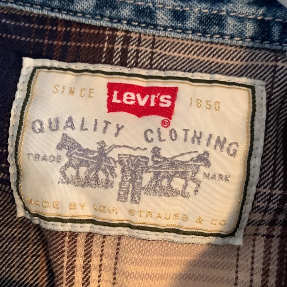 🎉NEW LISTING!🎉Vintage Levi’s shirt/shacket